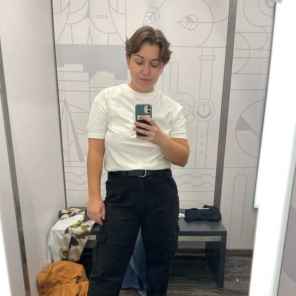 MEET YOUR SELLER 👋🏼 - Picture 4 of 6